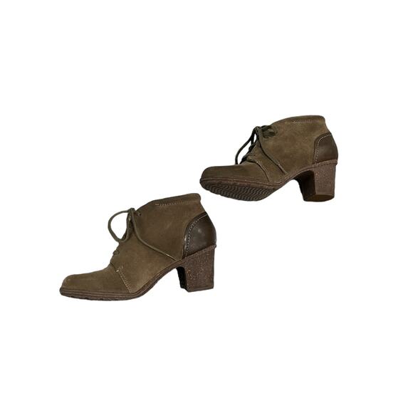 Clarks Collection Soft Cushions Olive Suede & Leather Lace Block Heels Size 9 - Picture 4 of 8